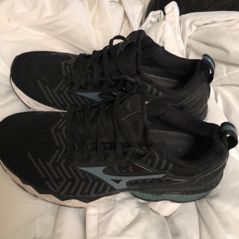 Mizuno Wave creation size 8 woman